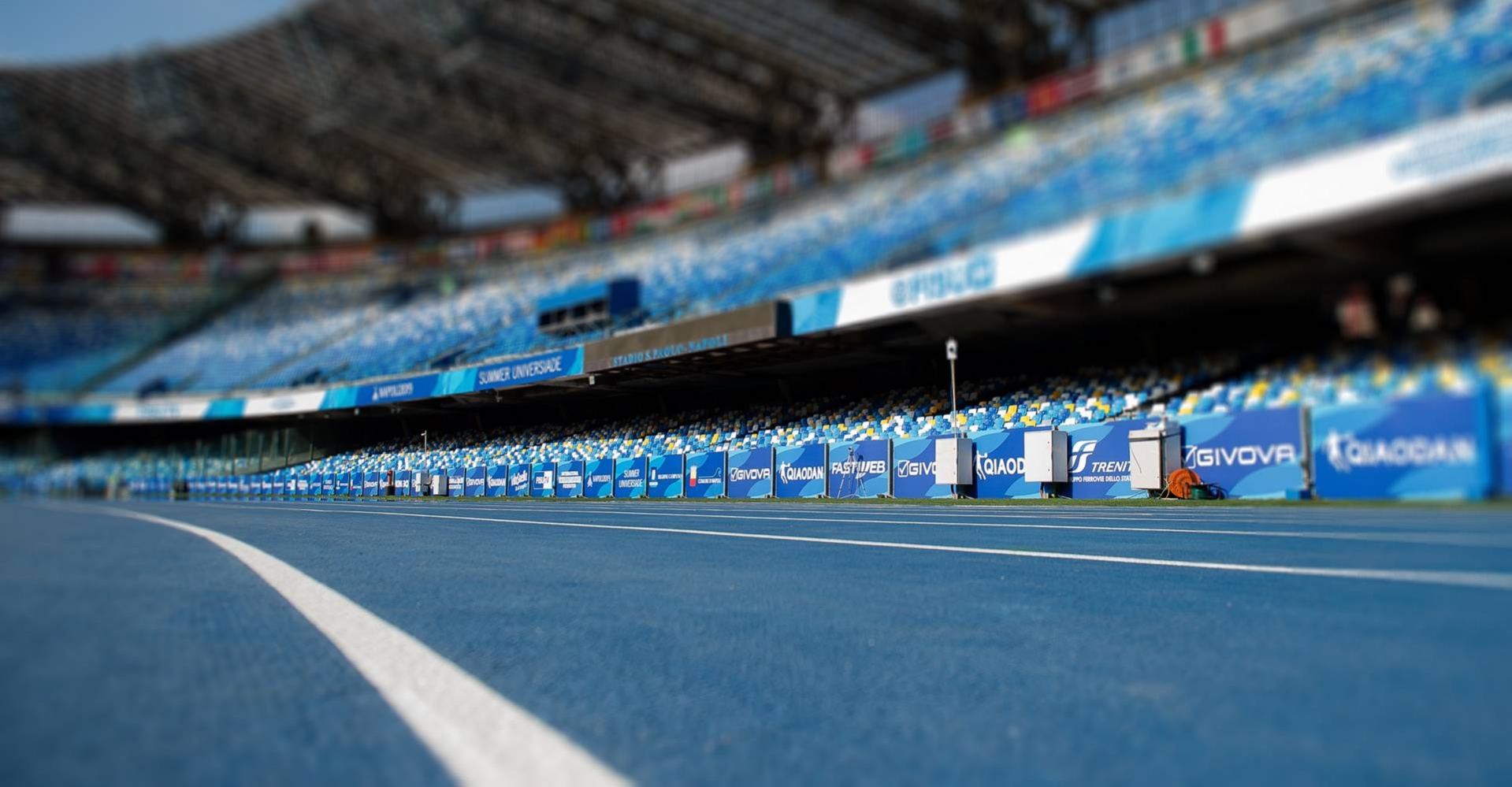 Banner 首页 - 绿色的环保材料，科学的运动保护，智慧的数字大脑，全能的场地管家